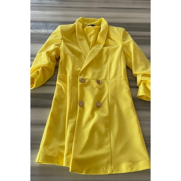 Yellow Co-ord Blazer & Shorts Set Size 2 US - Picture 4 of 7